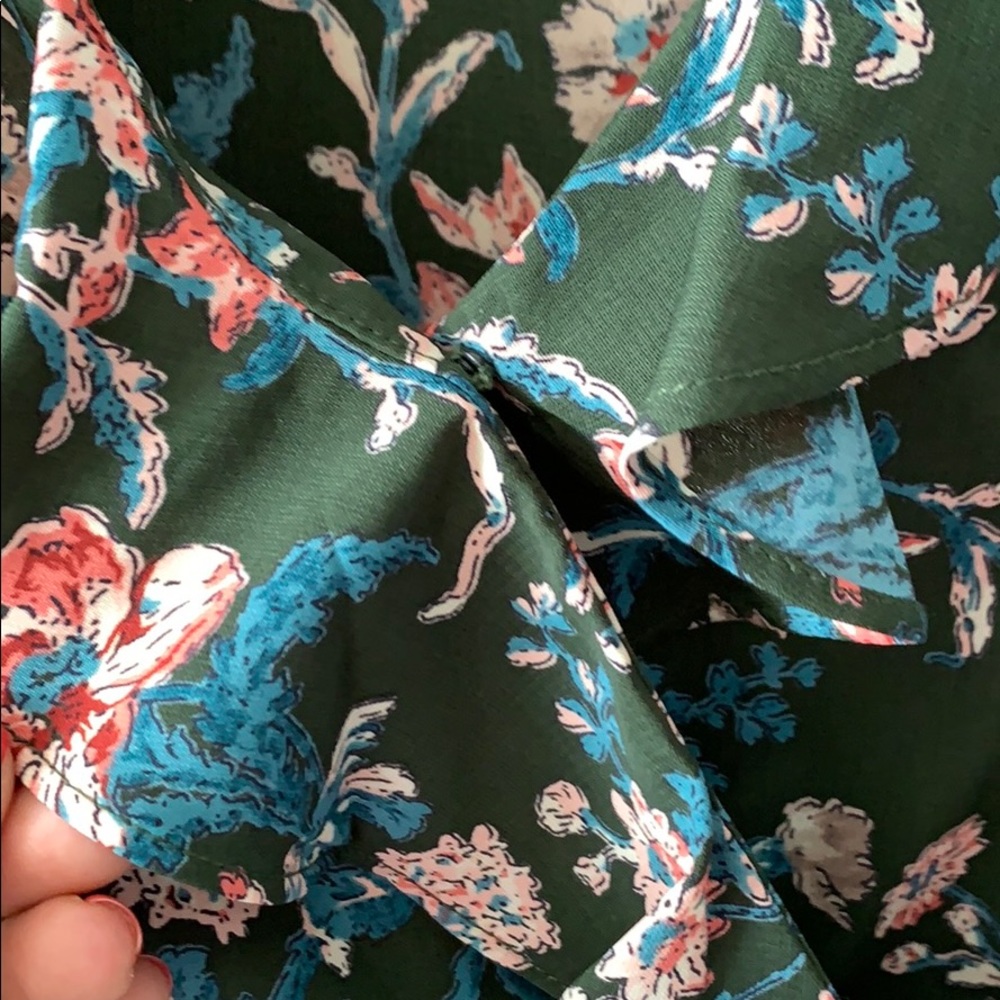 Design Lab Faux wrap top - Picture 3 of 6